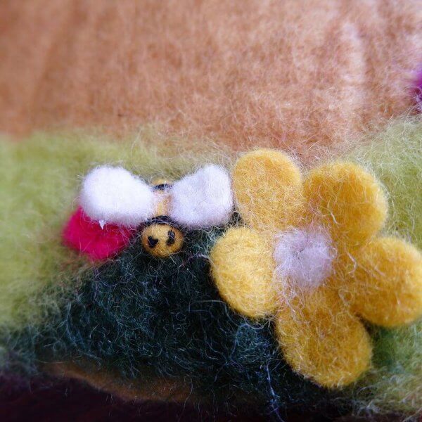 spring playmat bee detail